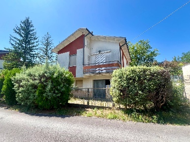 Foto Casa indipendente in FELCIONI, Sassoferrato Centro di 182 m²