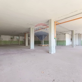 Foto Laboratorio in VIA ROMA, Figline e Incisa Valdarno di 329 m²