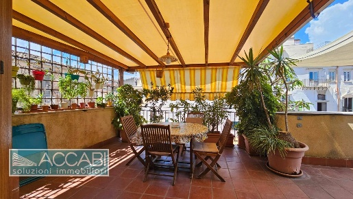 Foto Appartamento in Via Maestri D'acqua, Palermo Kalsa di 251 m²