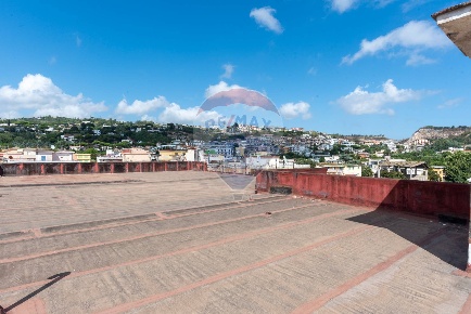 Foto Appartamento in Viale Bognar, Pozzuoli Pozzuoli Alta di 140 m²