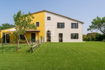 Foto Rustico in Via Pozzetto, San Giovanni in Marignano di 266 m²