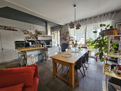 Foto Appartamento in VIA SAN BARTOLOMEO, Oleggio Centro di 110 m²