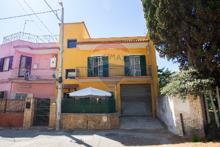 Foto Casa indipendente in via Servi di Maria ronco IX, Siracusa di 183 m²