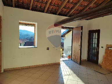 Foto Appartamento in Via Vanetti, Inarzo di 65 m² con 2 locali in vendita