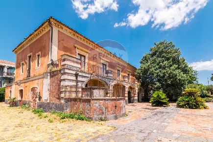 Foto Villa singola in via san rocco, Mascalucia Centro di 360 m² in vendita