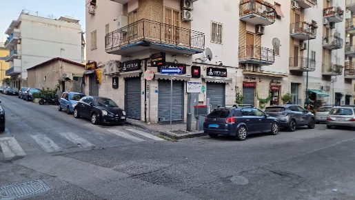Foto Attività commerciale in Via Montevergine, Napoli Soccavo di 70 m²