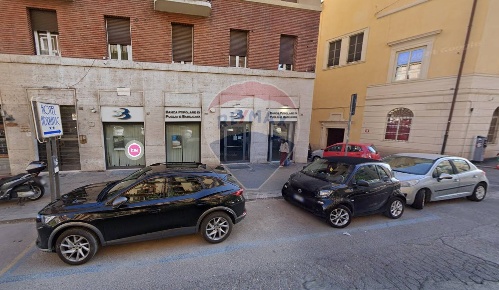 Foto Negozio in via vitelleschi, Roma Borgo di 300 m² con 2 locali
