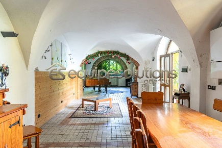 Foto Villa bifamiliare in Piazza Italia, Alzano Lombardo Centro di 190 m²