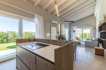 Foto Casa indipendente in Via Fratelli Bandiera, Padenghe sul Garda Centro