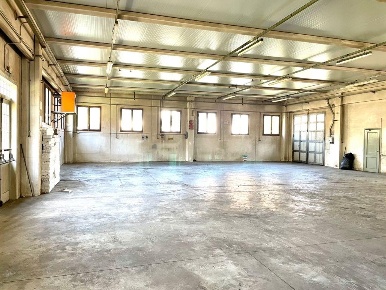 Foto Laboratorio in Via Bruno  Jamoretti, Induno Olona di 600 m² in affitto