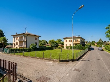 Foto Terreno edificabile in Via Grigna, Figino Serenza Centro di 882 m²