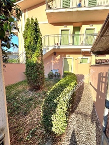 Foto Appartamento a Massa Marina di Massa Centro di 110 m² con 5 locali