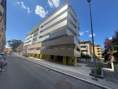 Foto Appartamento in Appartamento Via Romagnosi, Terni Centro di 125 m²
