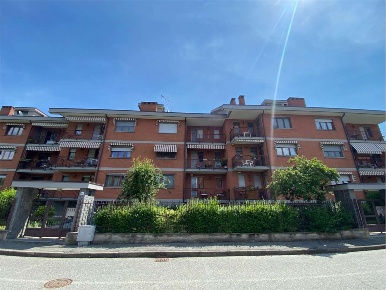 Foto Appartamento a Pianezza di 100 m² con 4 locali in vendita