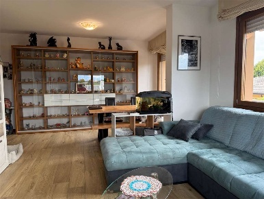 Foto Appartamento a San Vendemiano di 130 m² con 7 locali in vendita