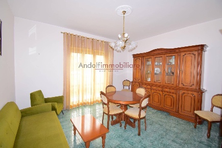 Foto Appartamento in Via Calegna, Gaeta di 95 m² con 4 locali in vendita