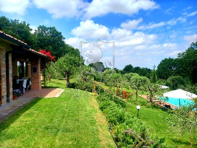 Foto Rustico in via case sparse, Cortona di 190 m² con 8 locali in vendita