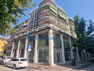 Foto Ufficio in Via Giusti, Udine Duomo - Aquileia di 210 m² con 4 locali