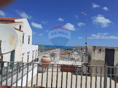 Foto Appartamento in Via Celestino V, Vieste Centro di 100 m² con 3 locali