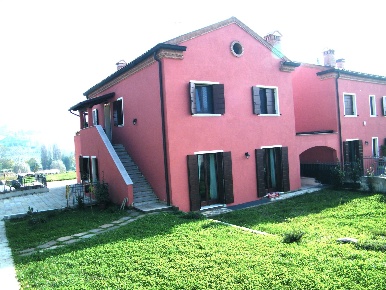 Foto Appartamento a Camerano di 145 m² con 4 locali in affitto