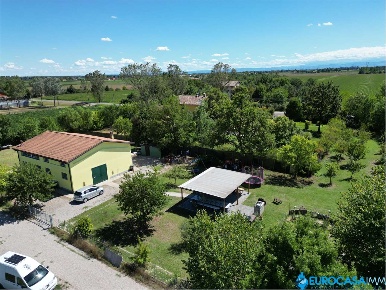 Foto Rustico in Via Cavetto Gherardo  1L, Carpi di 210 m² con 2 locali