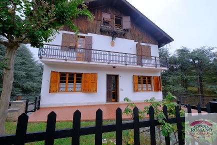 Foto Villa unifamiliare in SP210 39, Ponzone di 220 m² con 7 locali