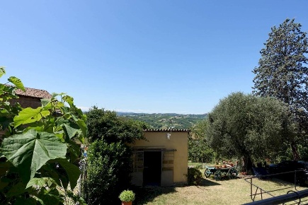 Foto Rustico in via Umberto I, San Marzano Oliveto Centro di 425 m²