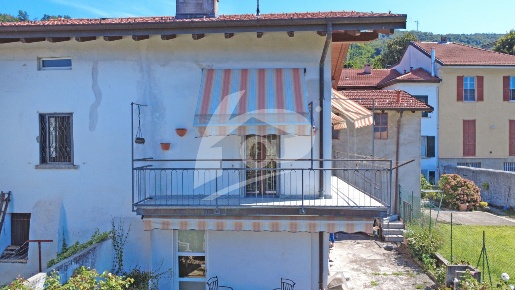 Foto Appartamento in Contrada Conti Coco 20/2, Cocquio-Trevisago Cocquio