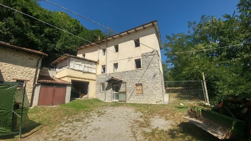 Foto Rustico in mauro tesi 112, Zocca Centro di 200 m² con 10 locali