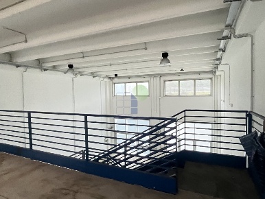 Foto Capannone industriale in Via Cimarosa  111, Livorno Salviano di 410 m²