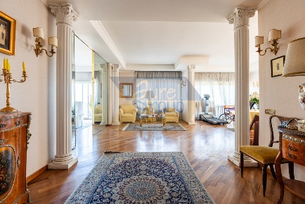 Foto Attico in Via Giuseppe Mussi, Roma Re di Roma di 290 m² con 5 locali