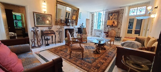 Foto Case semi ndipendenti a Follo Tivegna di 417 m² con 15 locali