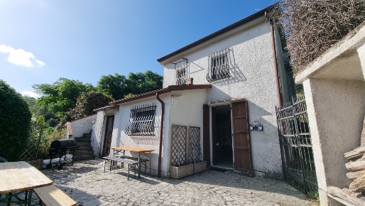 Foto Villa singola in via piazzetta, Luni Ortonovo di 65 m² con 4 locali