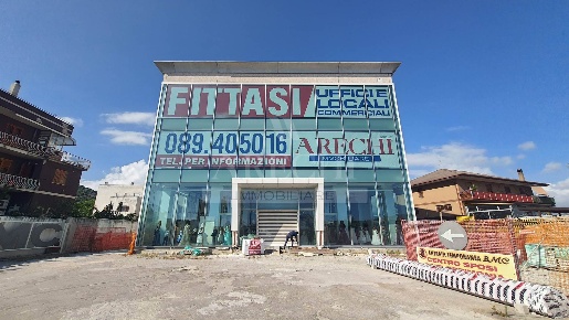 Foto Ufficio a Salerno Zona Industriale - San Leonardo di 5600 m²