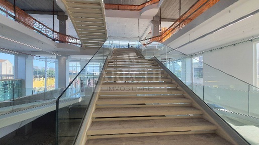 Foto Negozio a Salerno Zona Industriale - San Leonardo di 5600 m²