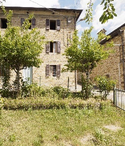 Foto Casa indipendente a Montefiorino di 210 m² con 5 locali in vendita