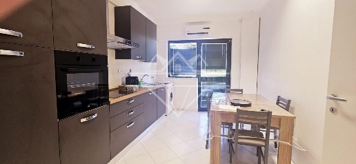 Foto Appartamento a Carrara Marina di Carrara di 90 m² con 4 locali