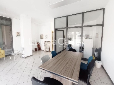 Foto Locale commerciale a Lucca San Marco - Acquacalda di 48 m² in vendita