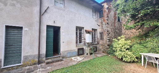 Foto Casa indipendente a Pescaglia di 140 m² con 9 locali in vendita