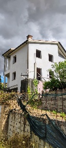 Foto Villa bifamiliare a Casciana Terme Lari Lari di 400 m² con 10 locali
