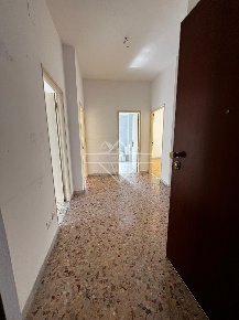 Foto Appartamento a Carrara Marina di Carrara di 95 m² con 5 locali