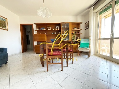 Foto Appartamento a Cecina di 82 m² con 4 locali in vendita