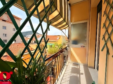 Foto Appartamento in de Sonnaz, Imperia Oneglia di 91 m² con 4 locali