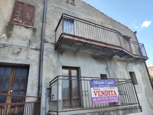 casa indipendente in vendita a Rogliano