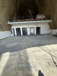 Foto Ufficio a Napoli Posillipo di 145 m² con 3 locali in vendita