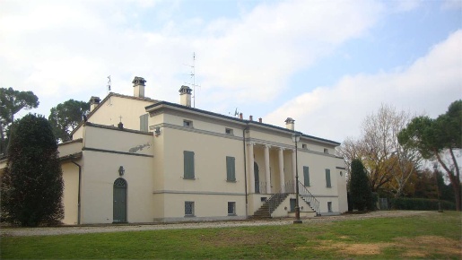 Foto Villa unifamiliare a Faenza di 1200 m² con 15 locali in vendita