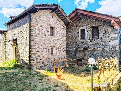 Foto Casa indipendente in Plout, Saint-Marcel di 50 m² con 2 locali