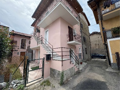 Foto Appartamento in Via Italia  33, Arona Centro di 50 m² con 2 locali