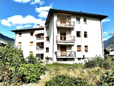 Foto Appartamento in Via Aosta, Nus Centro di 128 m² con 4 locali