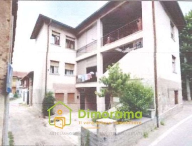 Foto Appartamento in Via G. Carducci 10, Tradate Centro di 150 m²